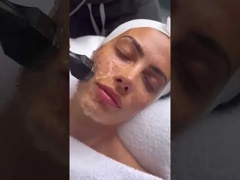 Forma skin tightening video at Hollywood Clinic