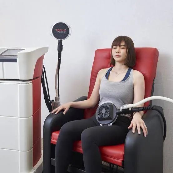 Tesla Former applicator shaping the abdomen